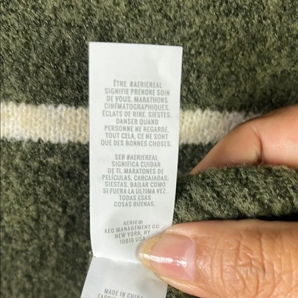 Aerie round Neck Sweater in Forest Green and Cream - Picture 6 of 11